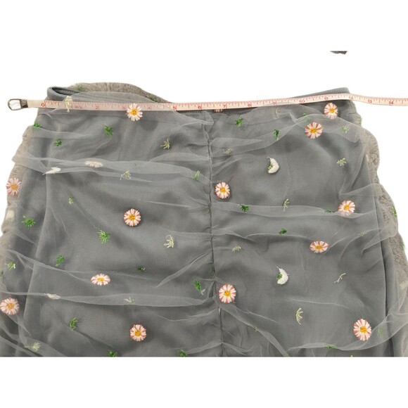 LE LIS Collection Gray Floral Top (Small) and Skirt (Medium) Set Festival - Picture 10 of 12